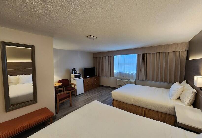 ２ダブルベッドのスタンダードルーム, Days Inn By Wyndham Penticton Conference Centre