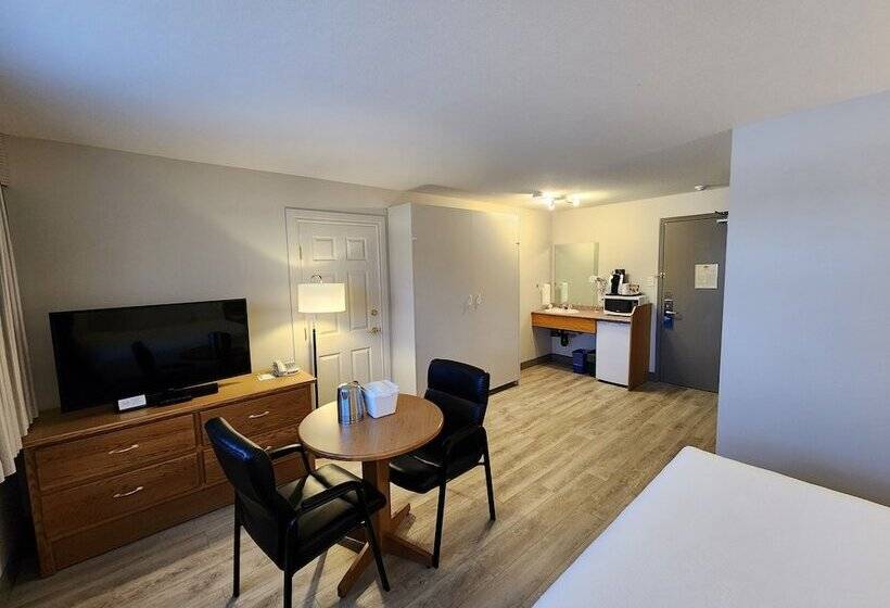 ダブルベッドスタンダードルーム, Days Inn By Wyndham Penticton Conference Centre