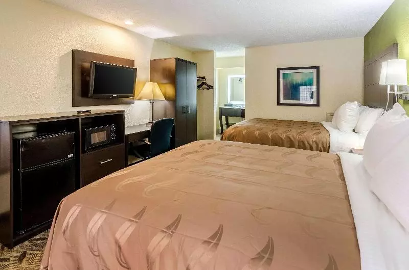 استودیوی لوکس, Days Inn By Wyndham Penticton Conference Centre