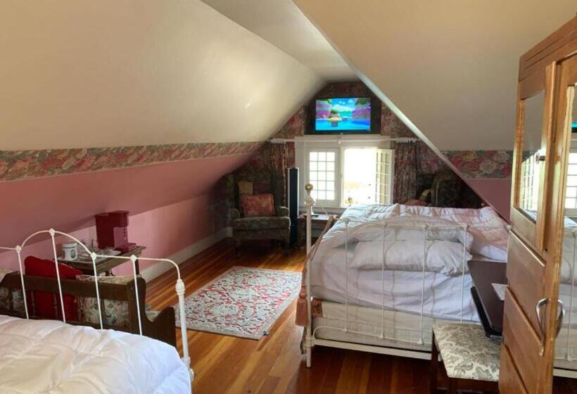 Standard room with outdoor bath, Haterleigh Heritage Inn
