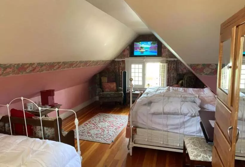 Standard room with outdoor bath, Haterleigh Heritage Inn