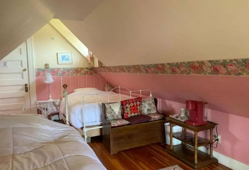 Standard room with outdoor bath, Haterleigh Heritage Inn