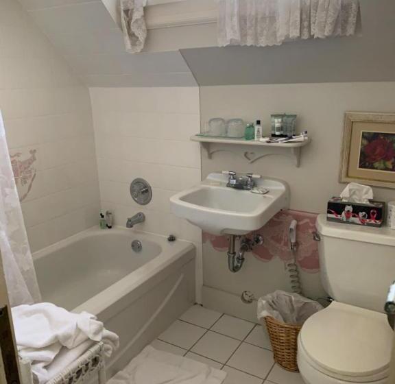 Standard room with outdoor bath, Haterleigh Heritage Inn