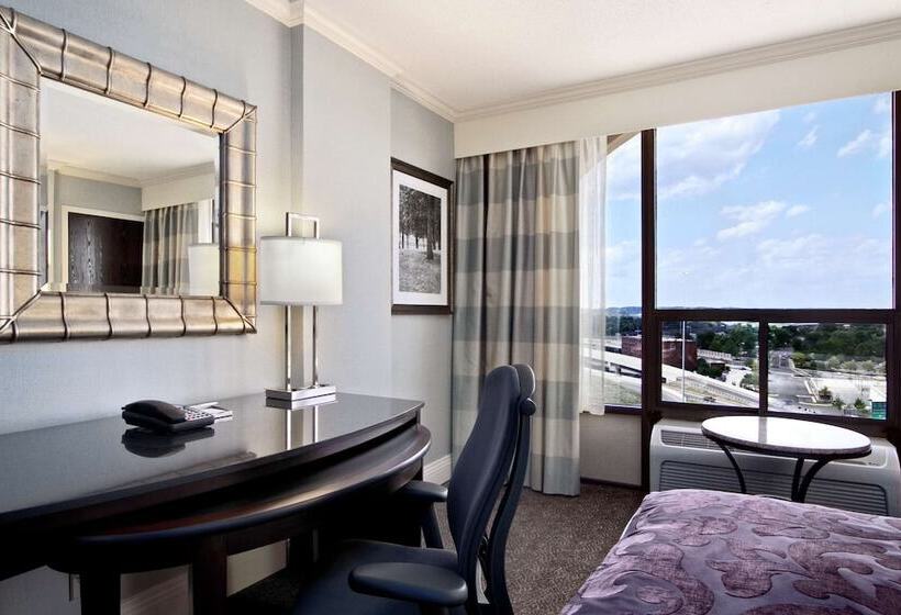 Номер Deluxe, Hilton Springfield