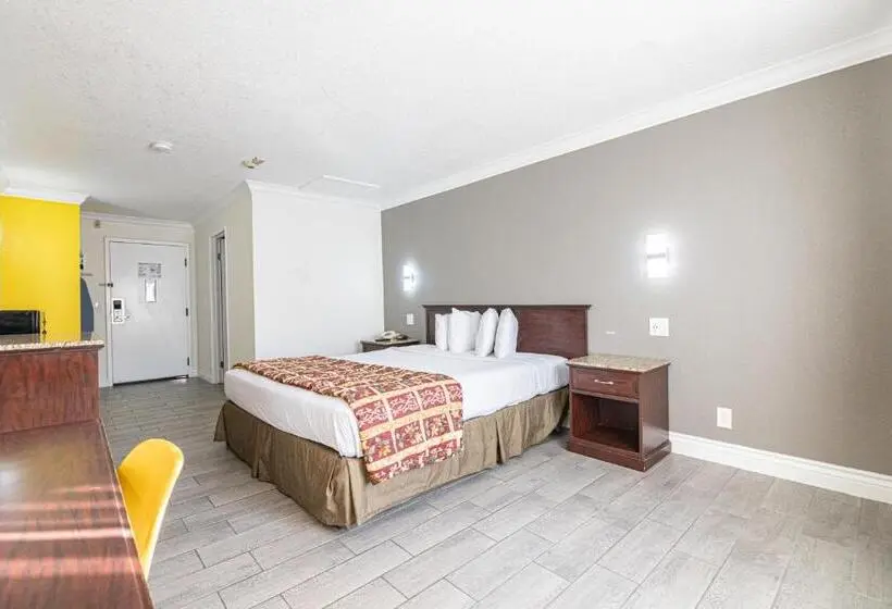 Deluxe Room King Size Bed