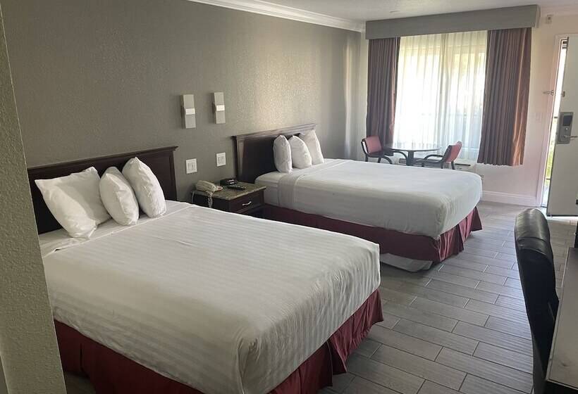 Номер Deluxe, Hospitality Inn