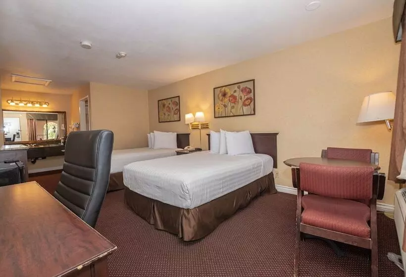 اتاق استاندارد با 2 تخت دوبل, Hospitality Inn