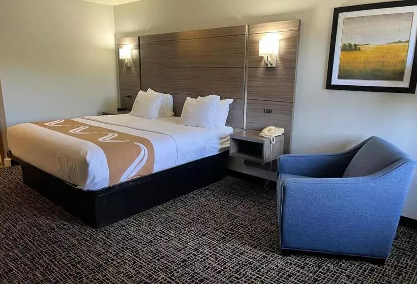 Standard-huone King-vuode, Quality Inn & Suites Red Wing