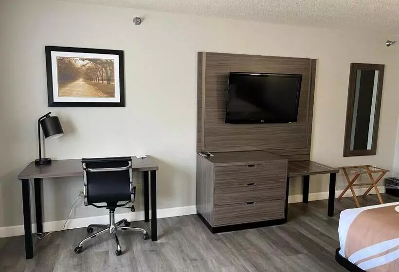 Standard-huone King-vuode, Quality Inn & Suites Red Wing