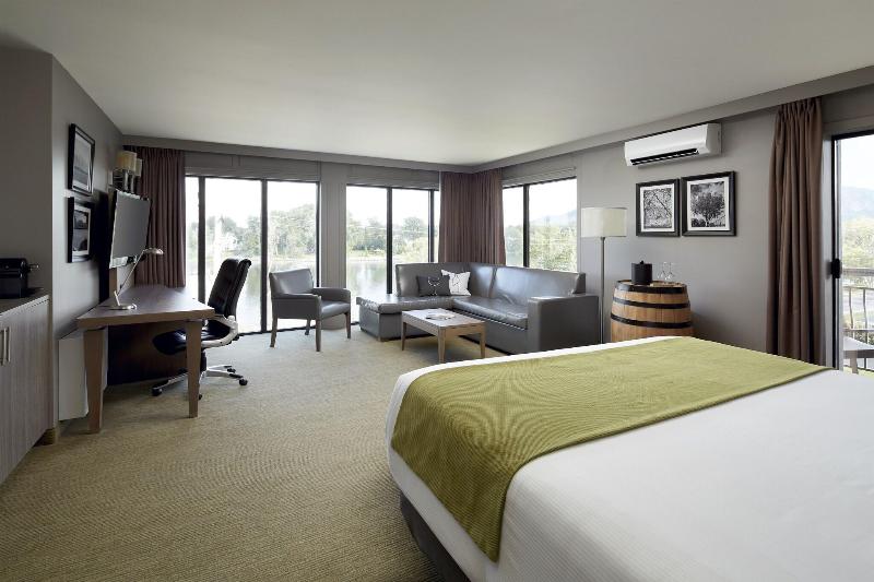 스탠다드 룸 킹사이즈 침대, Rive Gauche