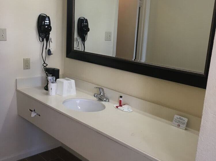 스탠다드 룸 더블 침대 2개, Super 8 By Wyndham New Orleans