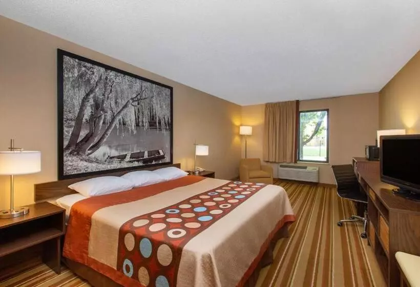 Standard-huone King-vuode, Super 8 By Wyndham Salina I70
