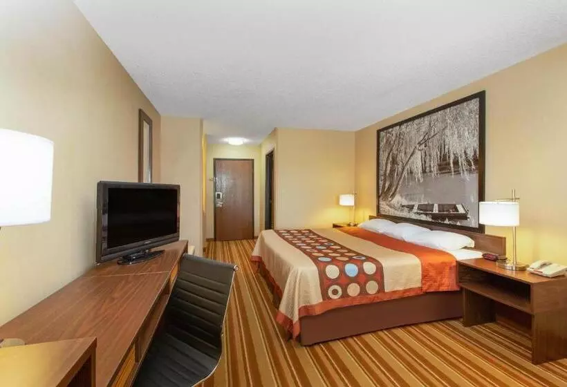 Standard-huone King-vuode, Super 8 By Wyndham Salina I70