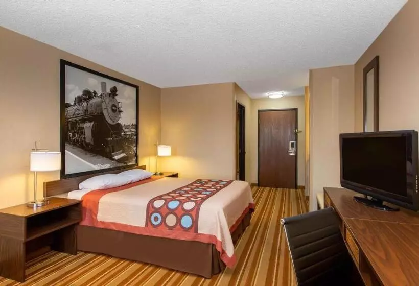 Standard-invahuone, Super 8 By Wyndham Salina I70