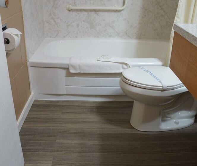 Люкс, Westward Inn & Suites