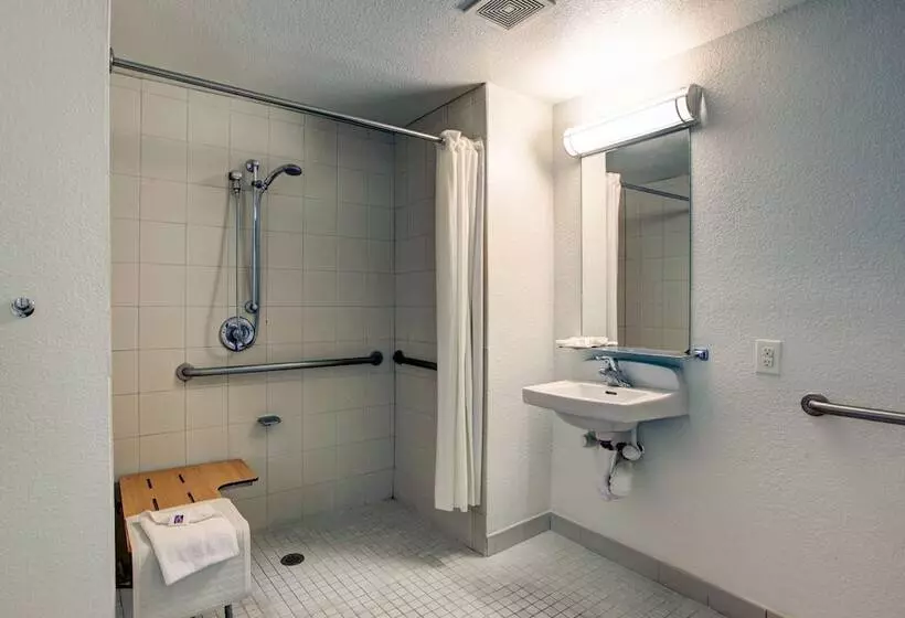 اتاق استاندارد برای معلولان, Motel 6santa Ana, Ca  Irvine  Orange County Airport