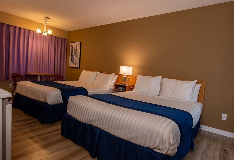 带2个双人床的标准工作室, Ocean Crest Motel