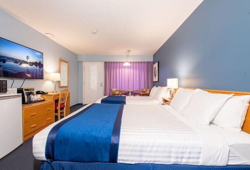 带2个双人床的标准工作室, Ocean Crest Motel