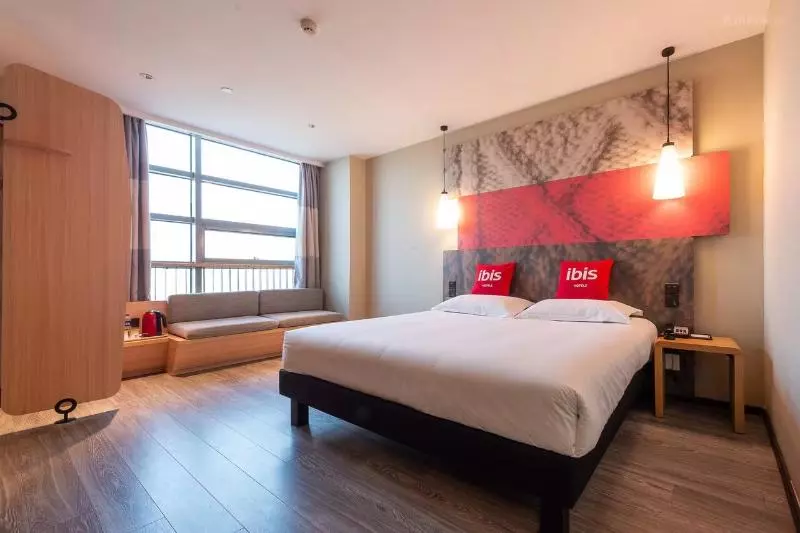 سوئیت با تخت بزرگ, Dunrovin Motel