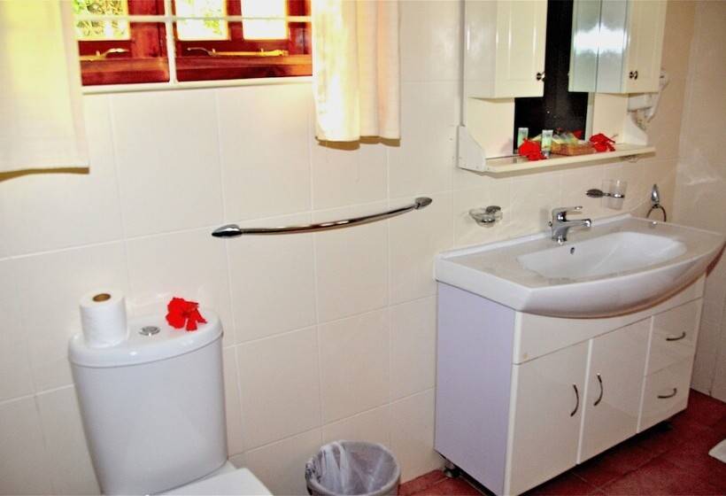 اتاق سوپریور, The Britannia