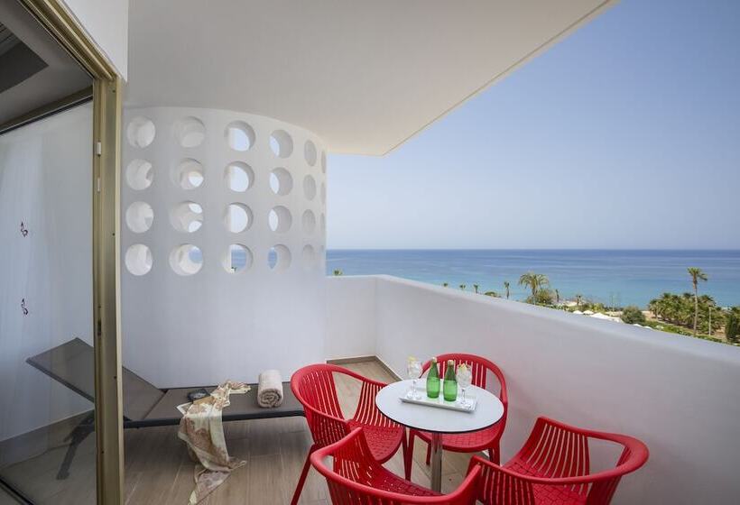 Люкс Executive Вид на Море, Leonardo Laura Beach & Splash Resort