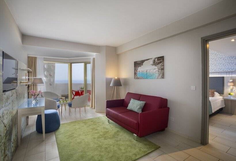 Люкс Executive Вид на Море, Leonardo Laura Beach & Splash Resort