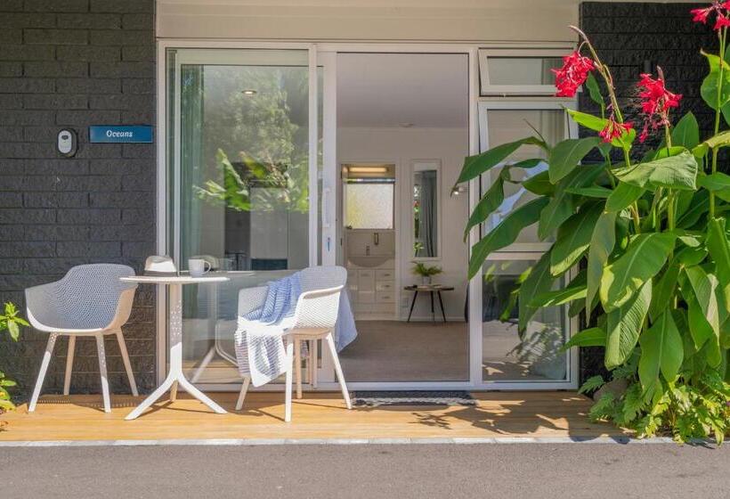 Студия Стандарт, Oceans 88 Whitianga Coastal Suites