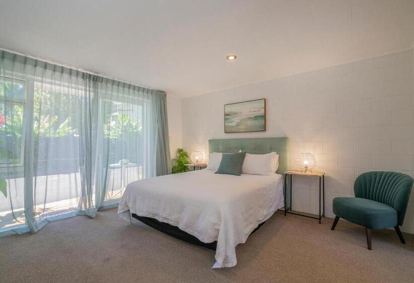 Студия Стандарт, Oceans 88 Whitianga Coastal Suites