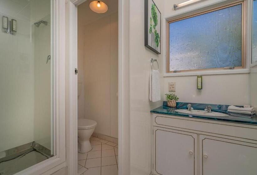 Студия Стандарт, Oceans 88 Whitianga Coastal Suites