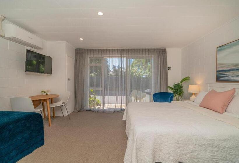 Студия Стандарт, Oceans 88 Whitianga Coastal Suites