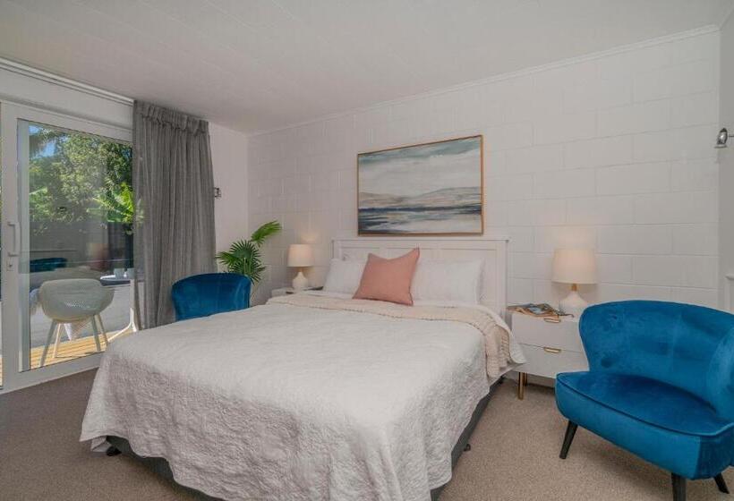 Студия Стандарт, Oceans 88 Whitianga Coastal Suites