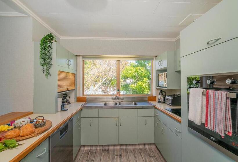 Апартаменты 1 Спальня Вид на Море, Oceans 88 Whitianga Coastal Suites