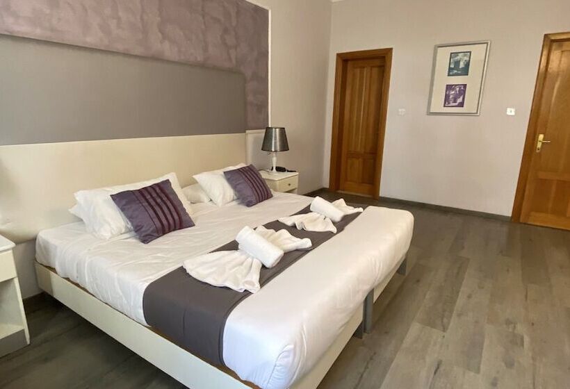 اتاق استاندارد, Sliema Marina