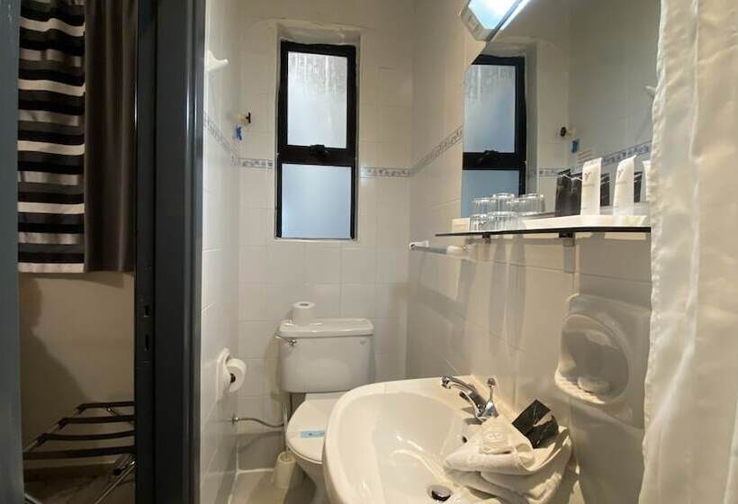 اتاق عادی یک تخته, Sliema Marina