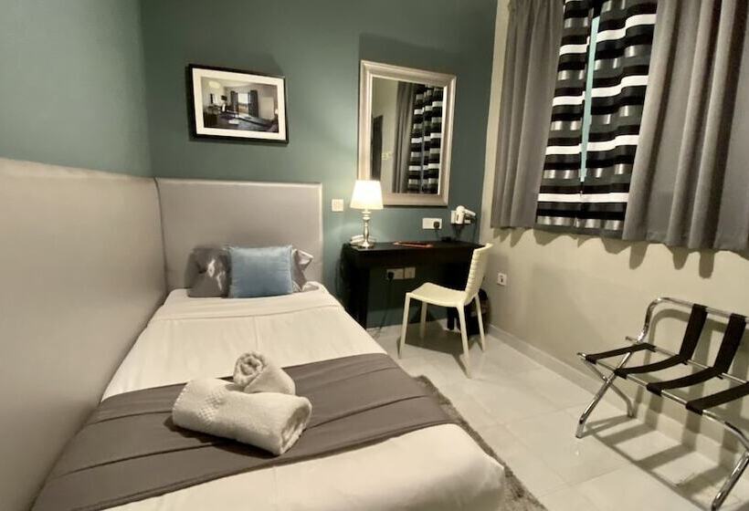 اتاق عادی یک تخته, Sliema Marina