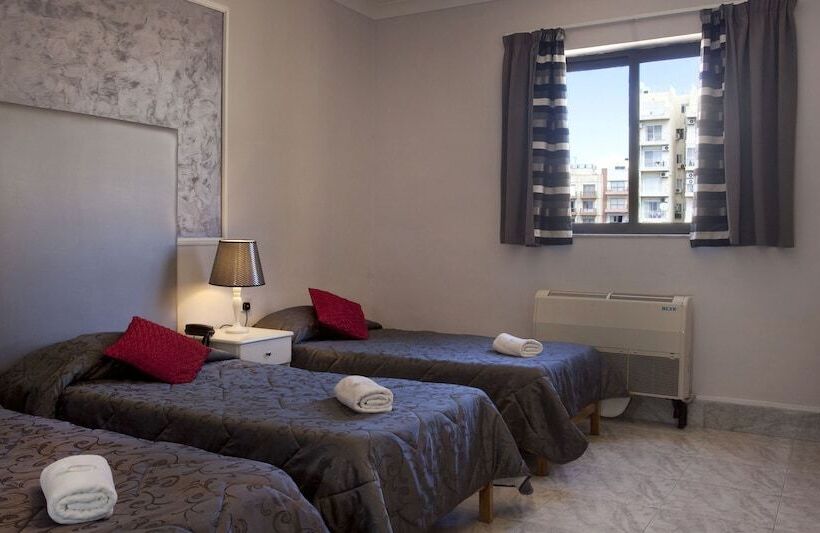 اتاق استاندارد سه نفره, Sliema Marina