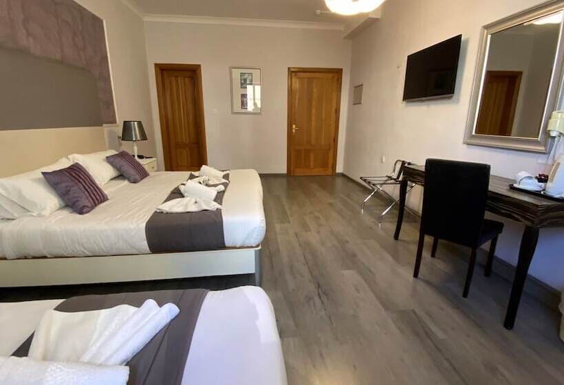 اتاق استاندارد سه نفره, Sliema Marina