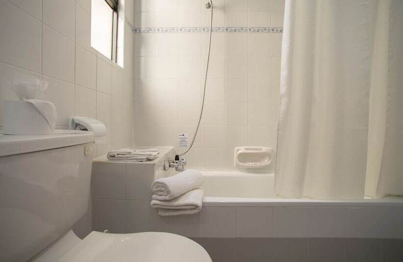 اتاق استاندارد چهار تخته, Sliema Marina