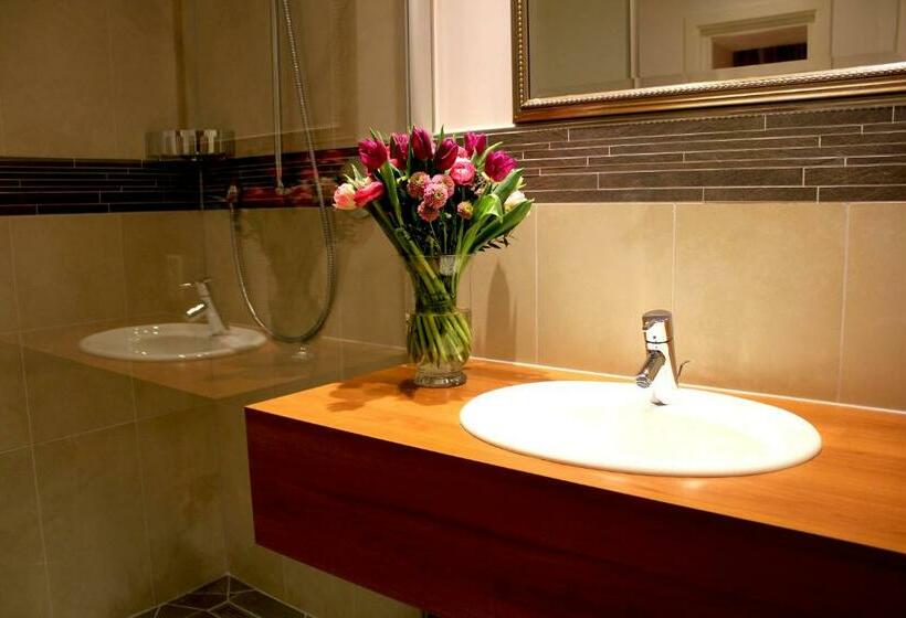 Quarto Superior, Zur Post