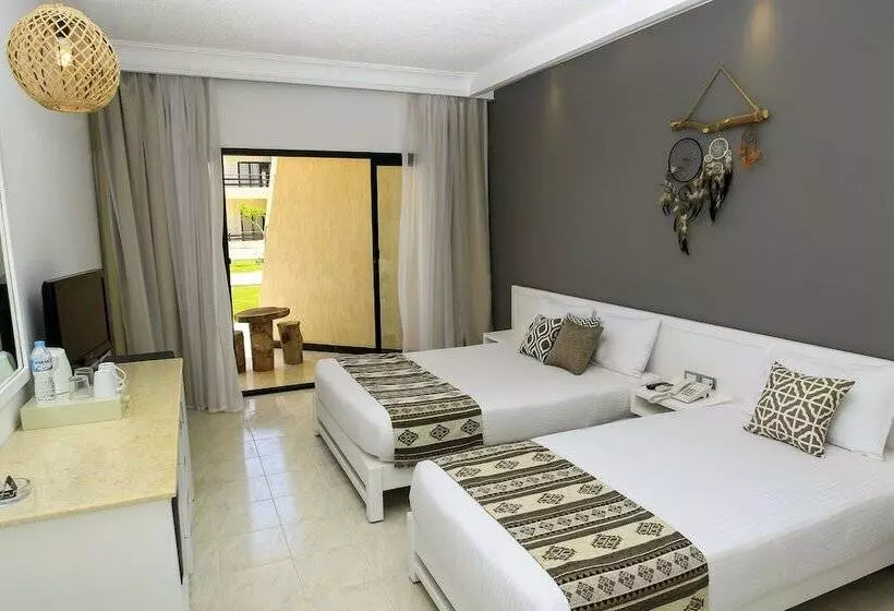 اتاق استاندارد سه نفره, Meraki Resort  Adults Only