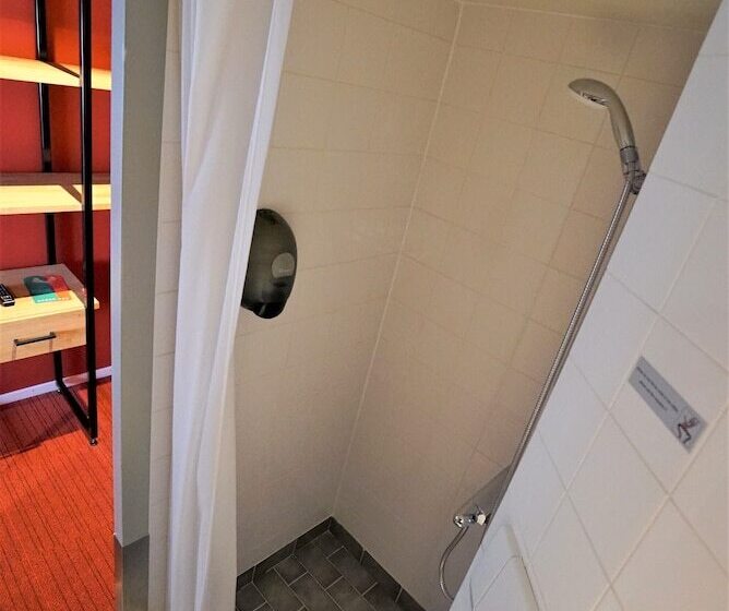 اتاق لوکس چهار تخته, Botel