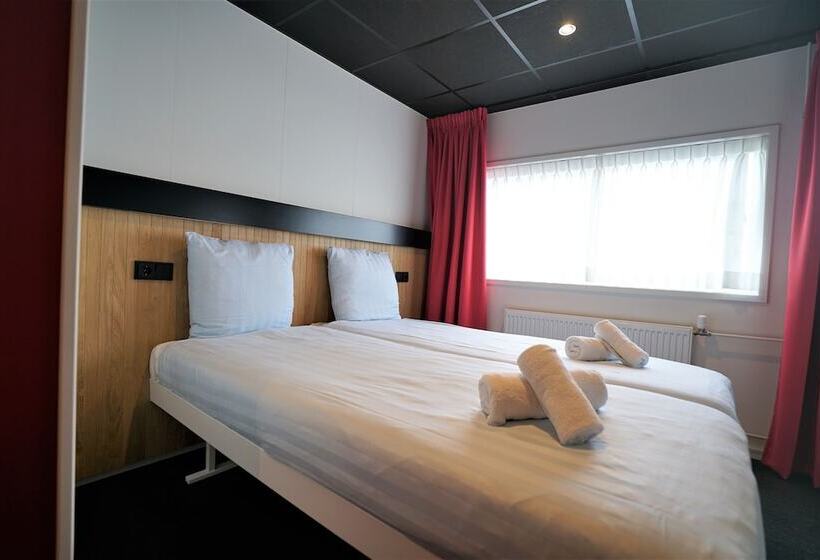 اتاق لوکس چهار تخته, Botel