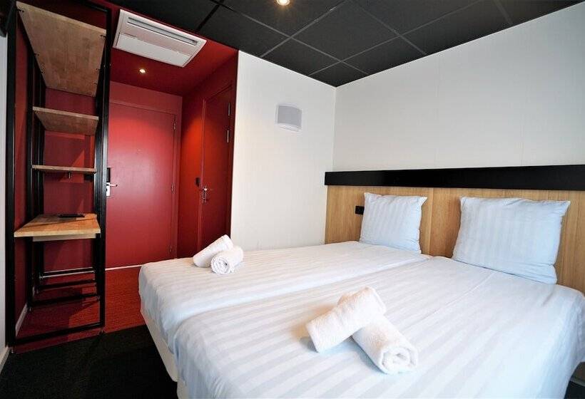 Deluxe Quadruple Room, Botel
