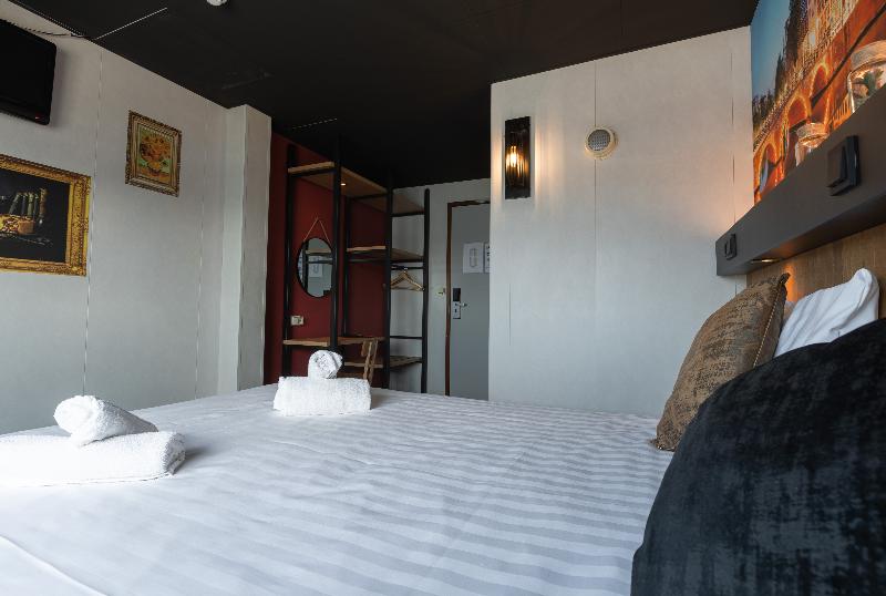 اتاق استاندارد, Botel