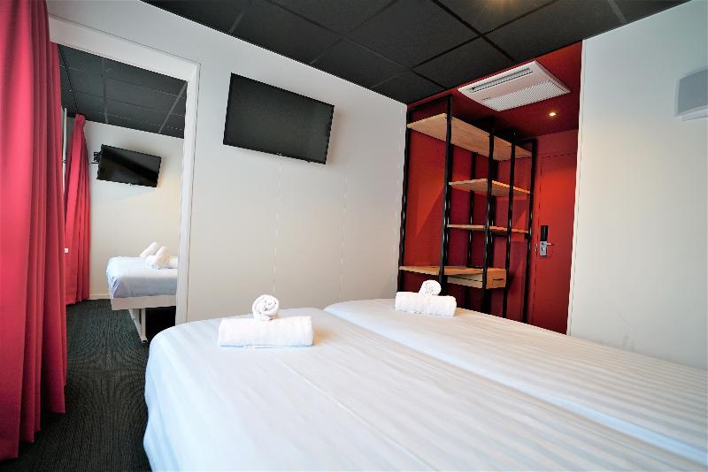 Deluxe Quadruple Room, Botel