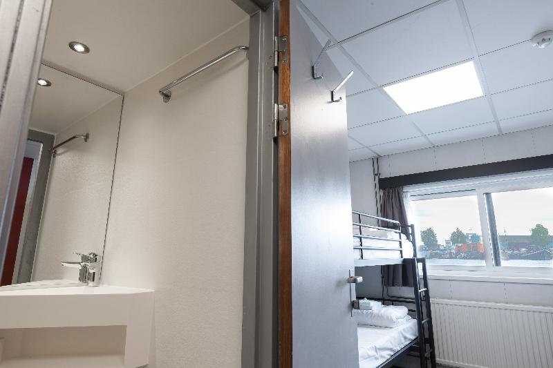 اتاق استاندارد چهار تخته, Botel