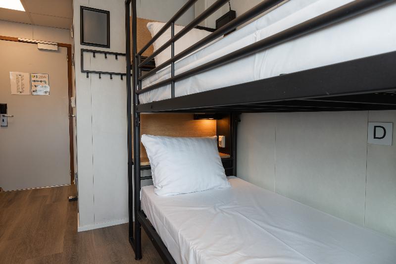 اتاق استاندارد چهار تخته, Botel