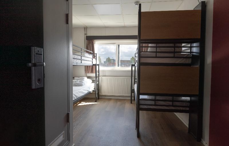Standard Quadruple Room, Botel