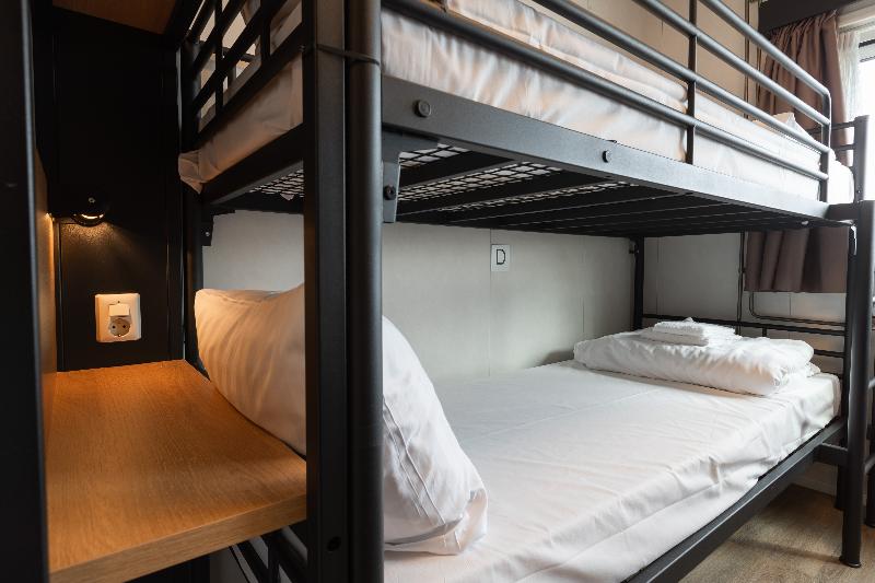 اتاق استاندارد چهار تخته, Botel