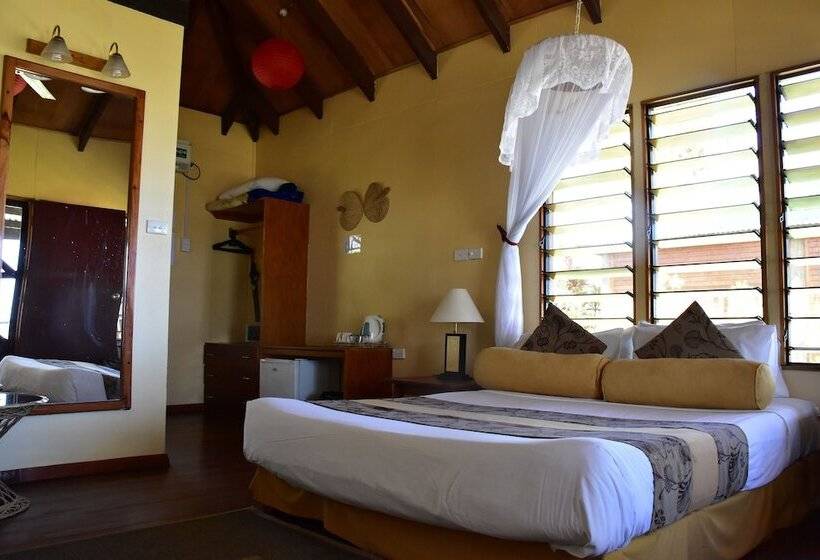 بنجلو قياسى مطل على البحر, Club Fiji Resort
